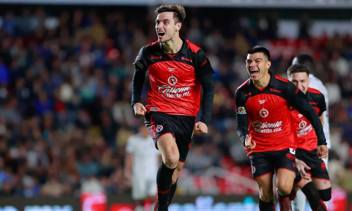 Los Xolos de Tijuana vencen a domicilio a los Gallos Blancos de Querétaro.