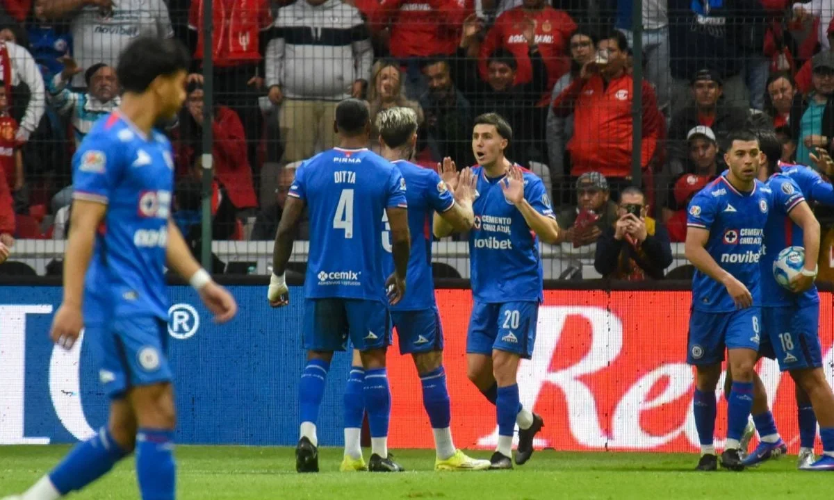 Brugada descarta estadio del Cruz Azul en el Parque Bicentenario