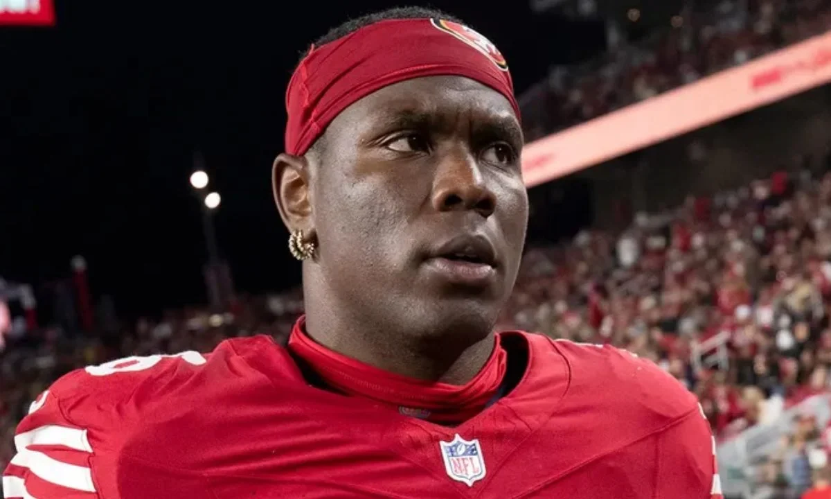 Keion White de los niners recibió un disparo después del Super Bowl
