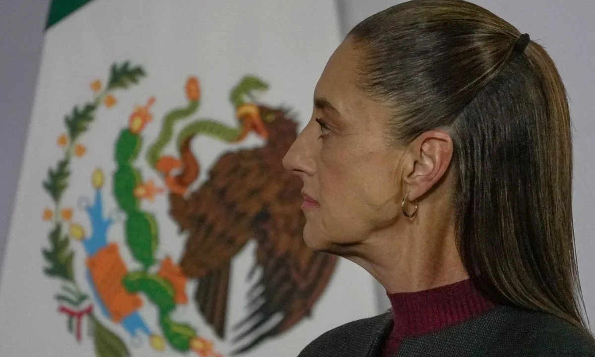 Revisa Sheinbaum proyecto de iniciativa de reforma electoral