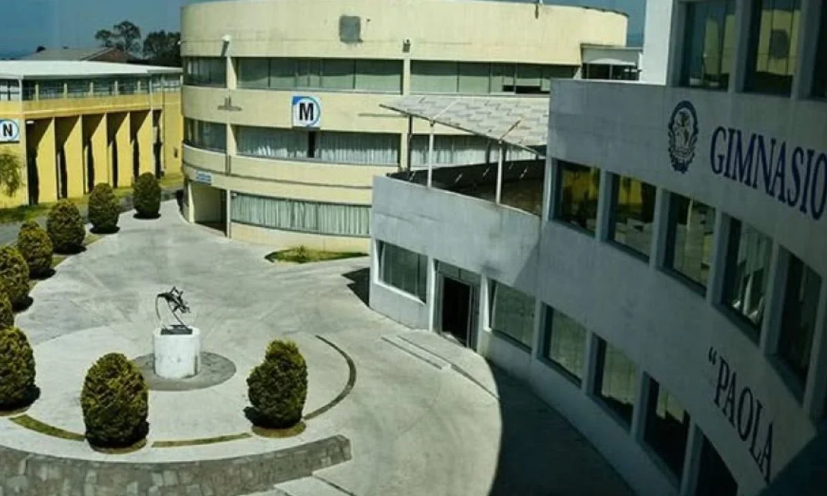 Una joven de 19 años fue agredida con arma blanca en el gimnasio del campus Rehilete del CUI, en Ixtlahuaca, Estado de México.
