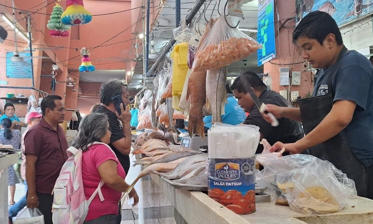 La cuaresma genera expectativas favorables entre comerciantes de Yucatán, prevén un aumento de hasta 30% en ventas de pescados y mariscos.