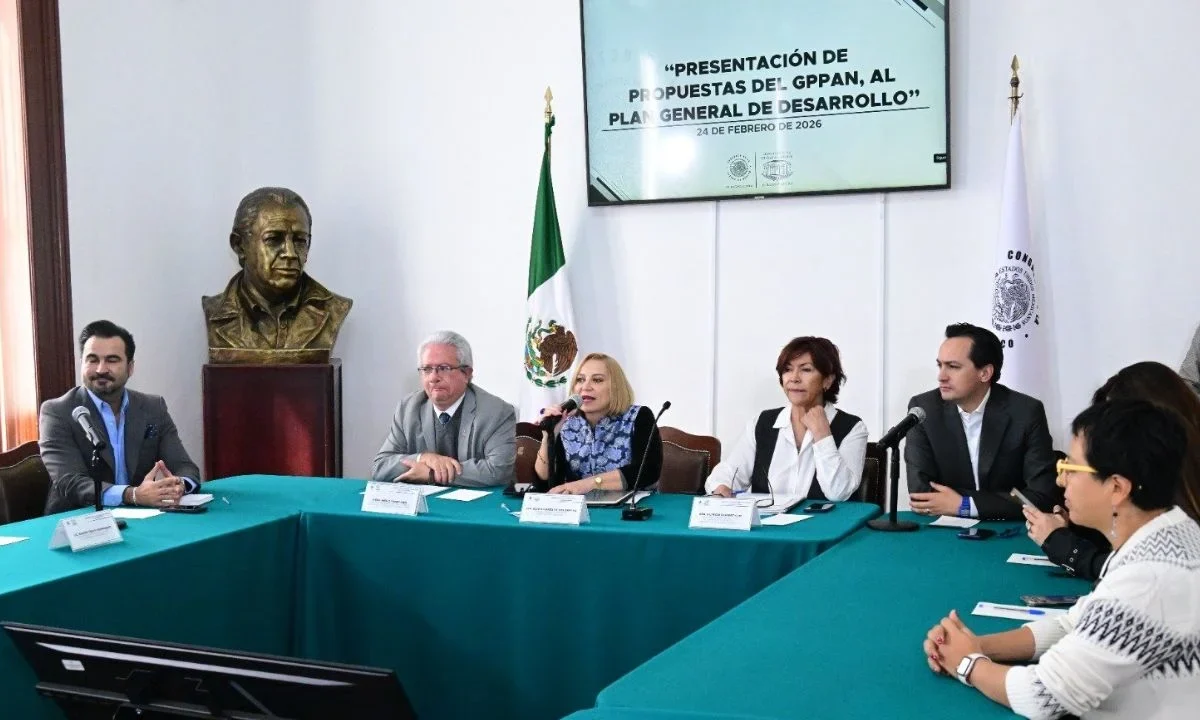 El Instituto de Planeación Democrática y Prospectiva recibió del PAN en el Congreso capitalino una lista de propuestas para enriquecer el Plan General de Desarrollo 2025–2045.