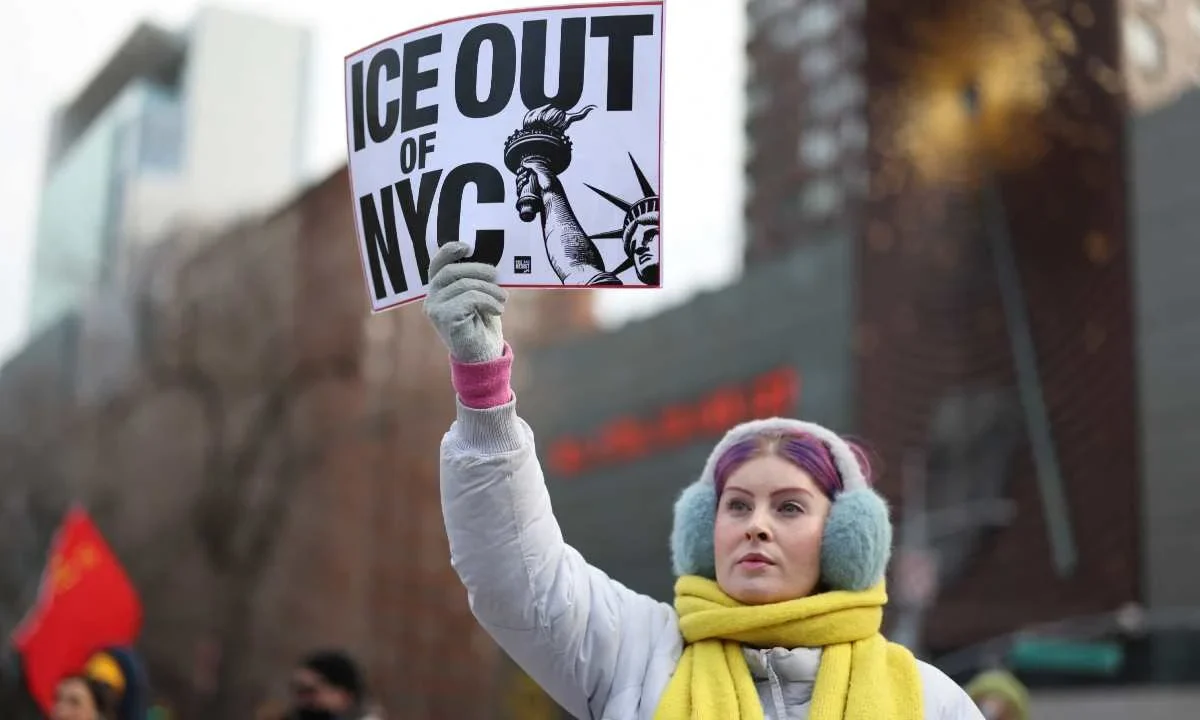 Miles de estudiantes de secundaria en Estados Unidos han dejado las aulas para tomar las calles contra el Servicio de Inmigración y Control de Aduanas (ICE)
