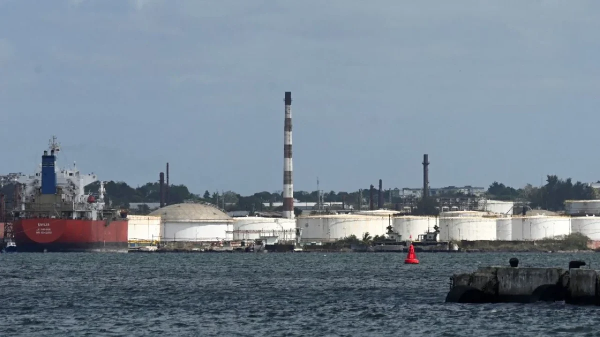 EU autorizó la venta de petróleo y gas a Cuba siempre y cuando el combustible vaya a manos de ciudadanos y sector privado.