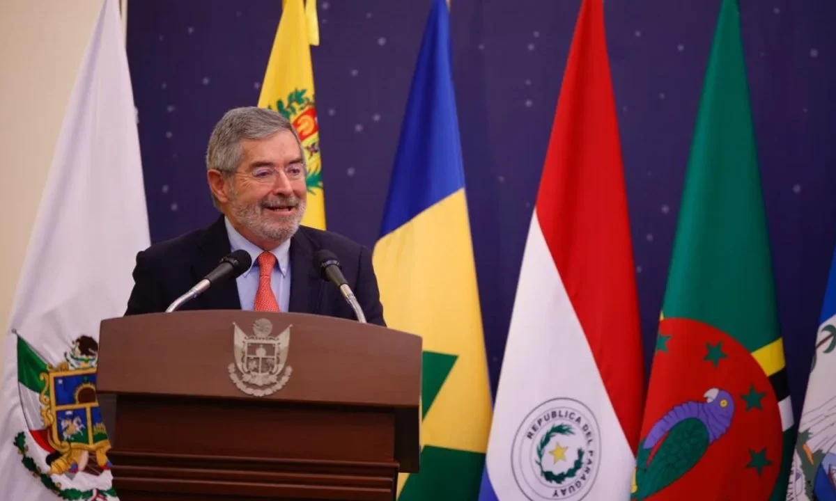 El secretario de Relaciones Exteriores, Juan Ramón de la Fuente, encabezó la primera asamblea de la Agencia Latinoamericana y Caribeña del Espacio (ALCE).