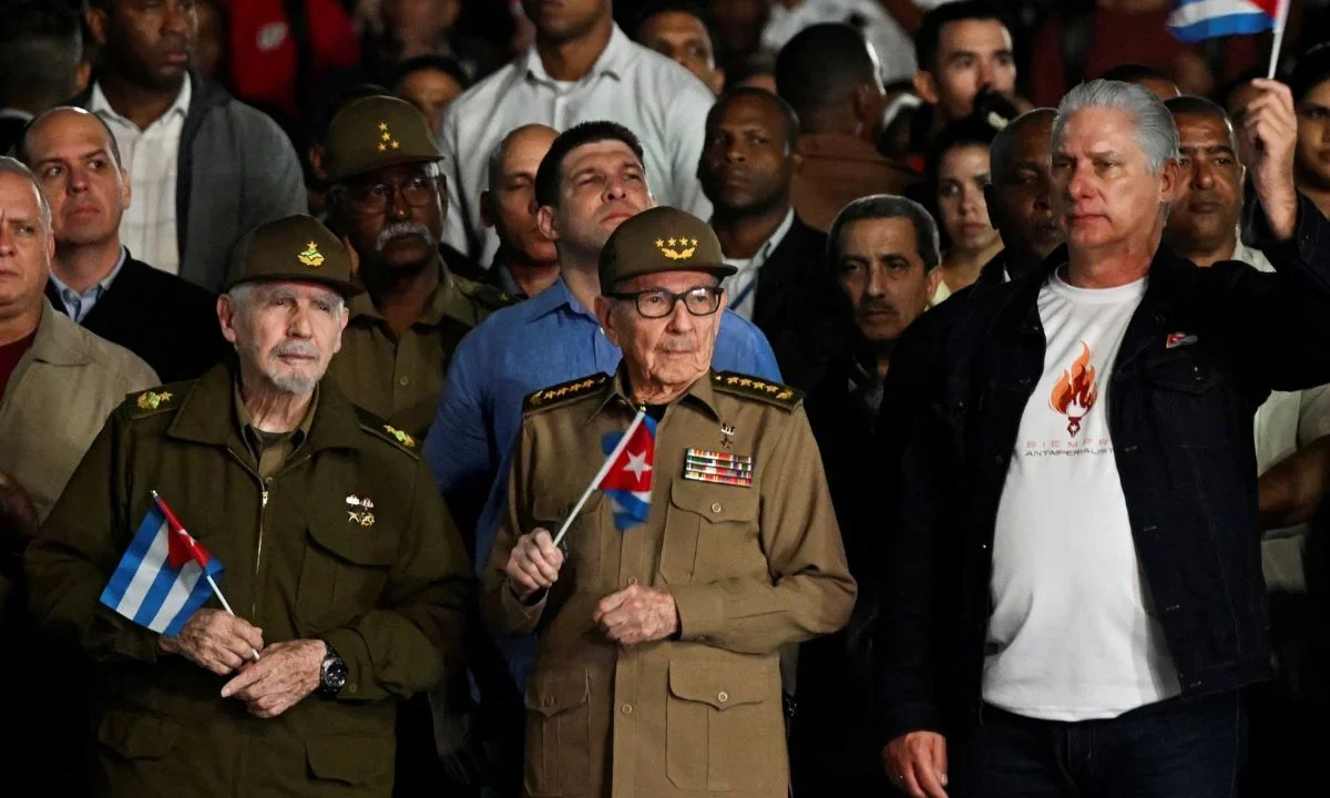 LIDERAZGO. Washington considera que el poder efectivo que gobierna la isla no reside en la presidencia formal de Díaz-Canel, sino en el círculo íntimo del exmandatario retirado
