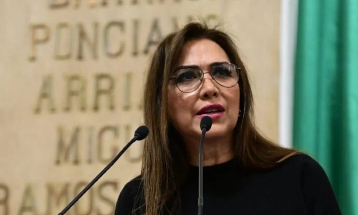 Para reafirmar la identidad y sentido de pertenencia de los capitalinos, una diputada local propuso crear el escudo y la bandera de la CDMX.