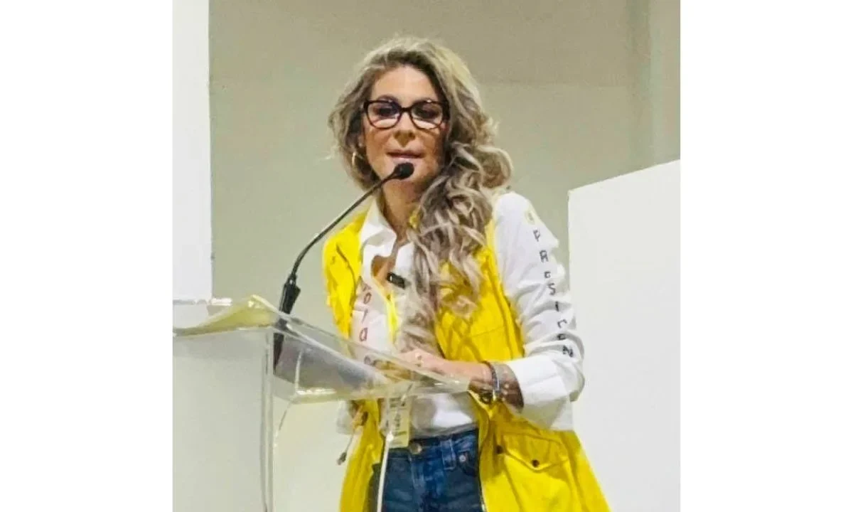 TECDMX ordena reconocer como presidenta del PRD CDMX a Nora Arias y validar documentos y sesiones que efectuó.