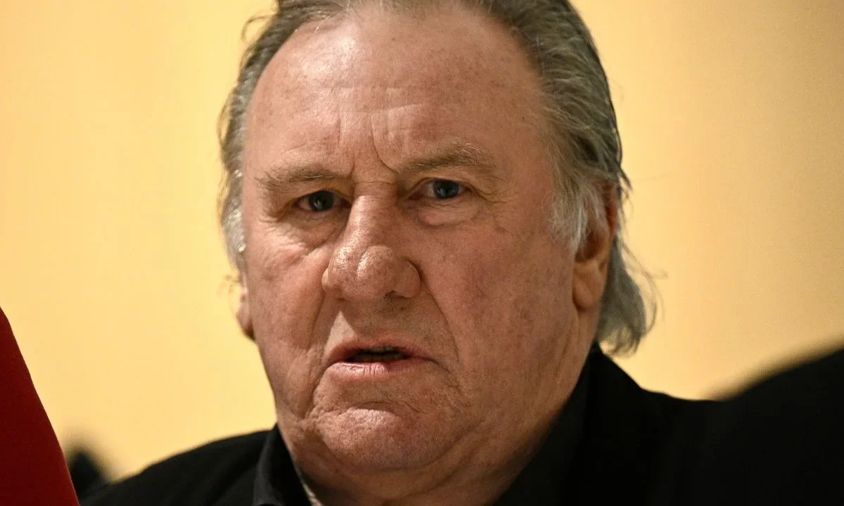 Un tribunal francés informó que el proceso de apelación contra el actor Gérard Depardieu por presuntas agresiones sexuales a dos mujeres.