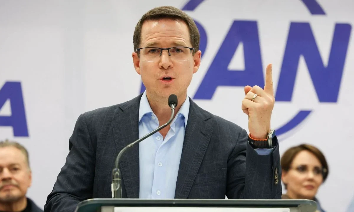 El coordinador de los senadores del PAN, Ricardo Anaya Cortés, exigió a Morena romper vínculos con el crimen organizado y responsabilizarse por los alcaldes y gobernadores vinculados a la delincuencia.