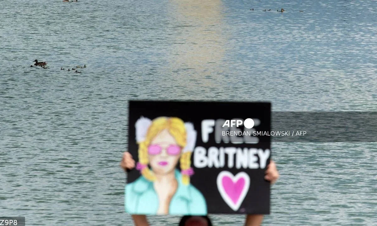 Britney Spears es fichada y arrestada en California