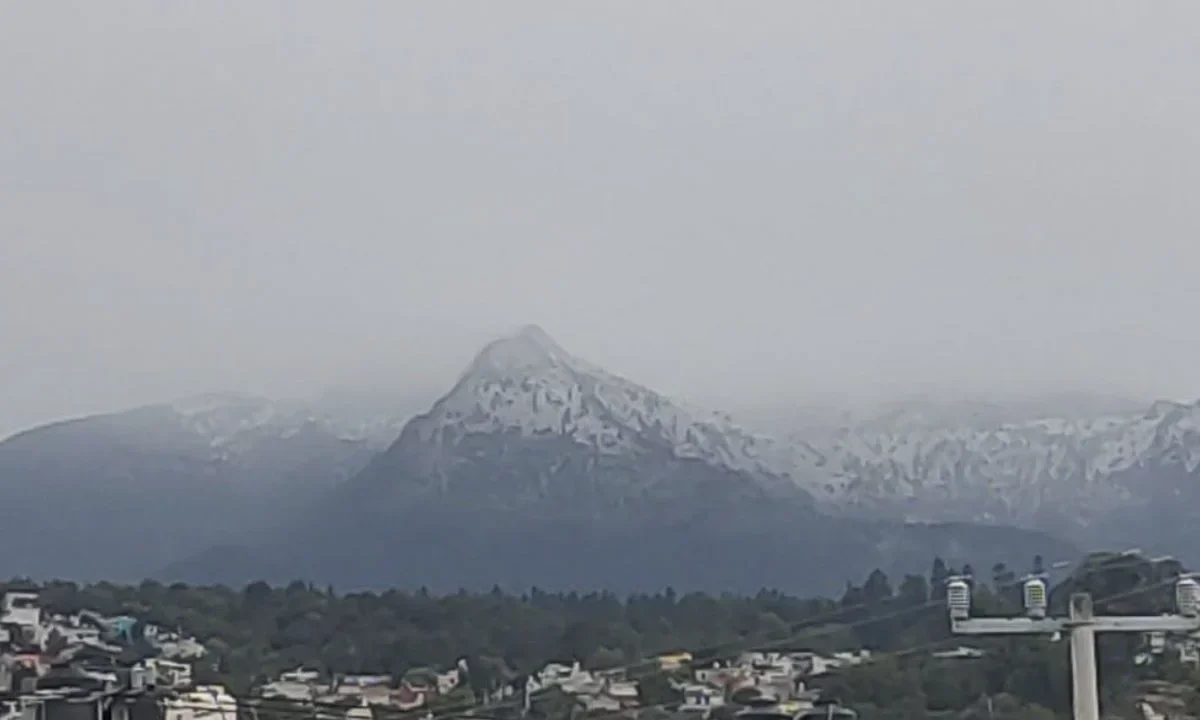 En plena primavera, captan nieve en el Ajusco y sorprende a los habitantes de CDMX