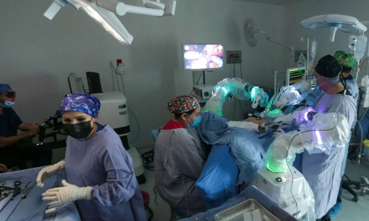 La Salle, primera universidad en Latam en capacitar para cirugía robótica