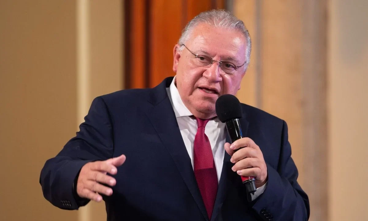 Muestra Marín Mollinedo interés por buscar candidatura de Morena a Quintana Roo