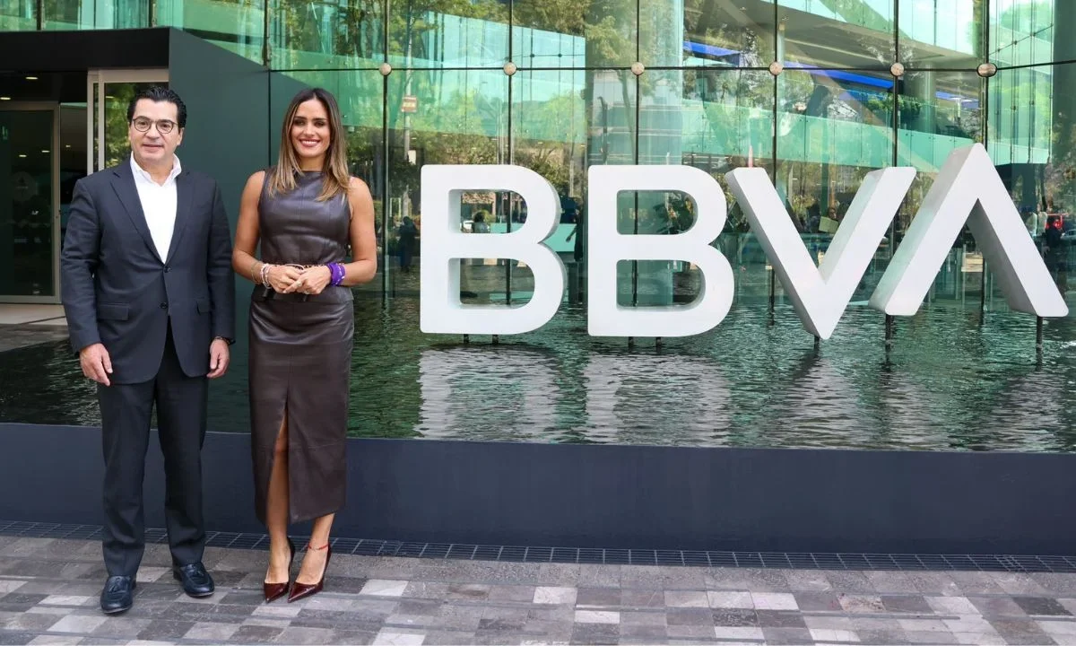 BBVA México informó que se terminó la rehabilitación integral de la Plaza Lieja, invirtió 10.4 millones de pesos para la mejora.