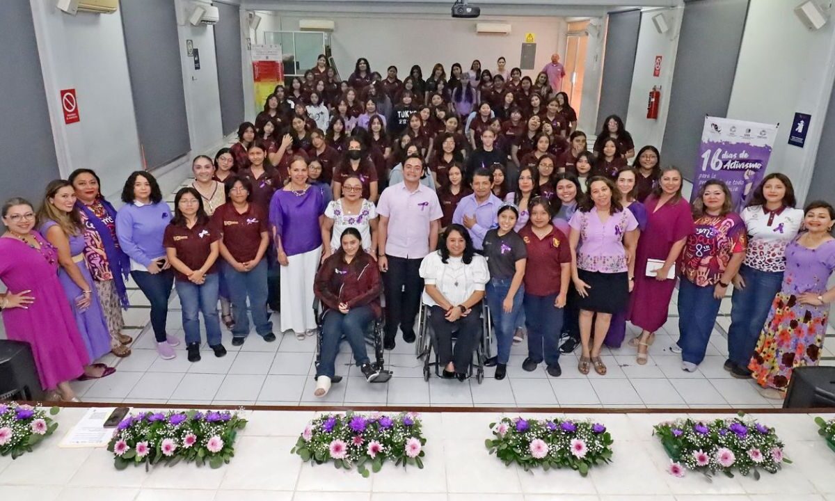 Con la participación de alumnas, docentes y mujeres del área administrativa, CECYTEC realizó el Conversatorio de Reflexión Sobre el 8 de Marzo