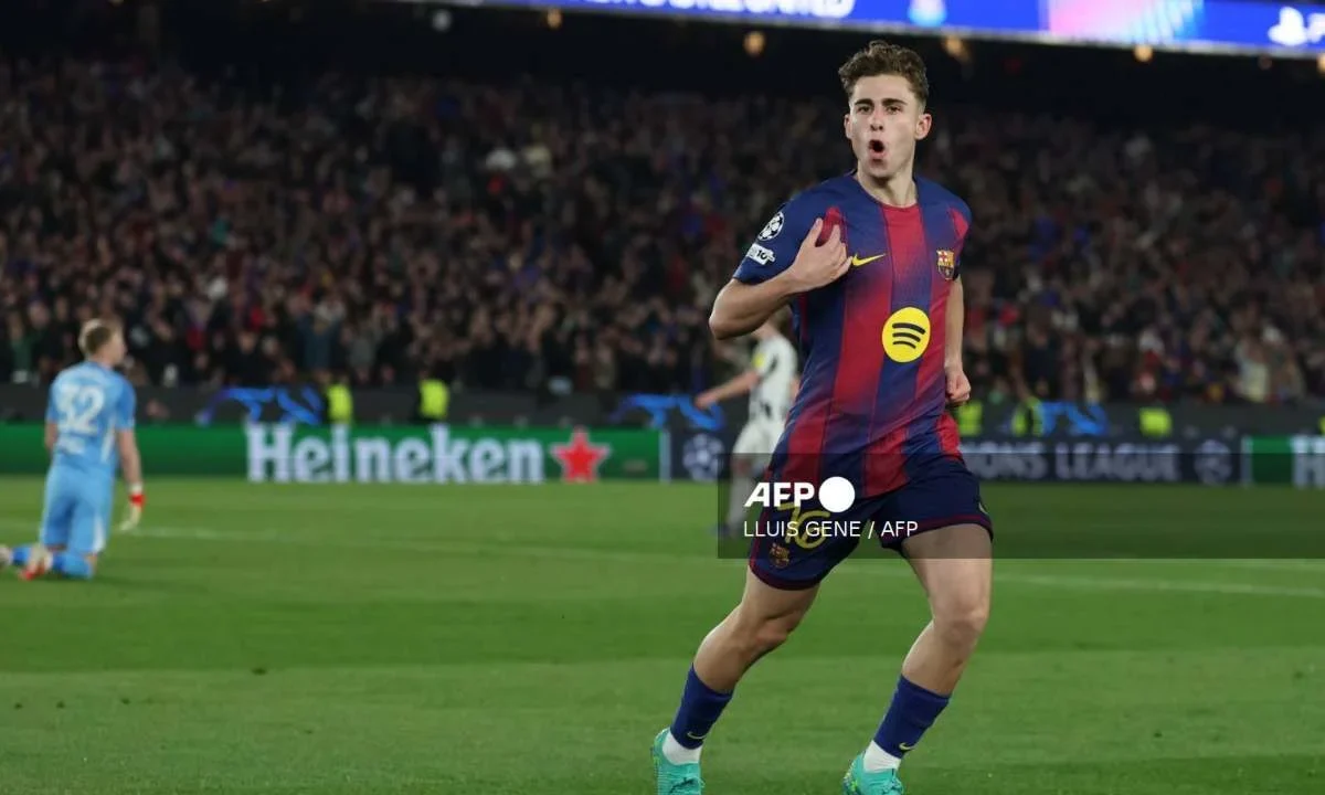 Barcelona sella su pase a cuartos de final de la Champions League con una goleada de 7-2.