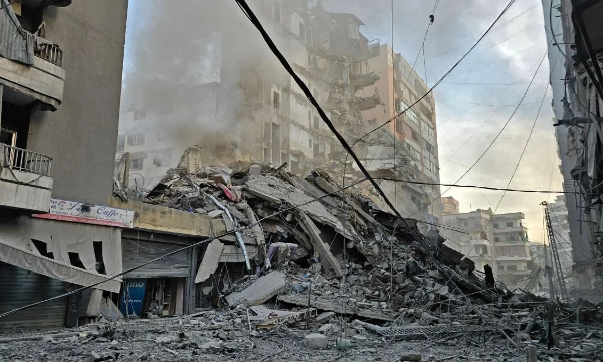 La radiotelevisión en Irán informó de una explosión en Teherán, mientras el ejército de Israel detectó otra andanada de misiles iraníes.