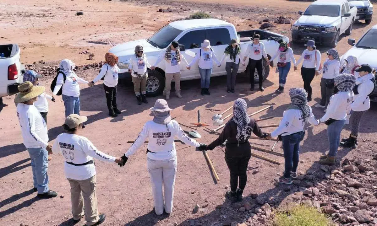 Guerreras Buscadoras hallan 8 osamentas en el valle de Guaymas, Sonora.