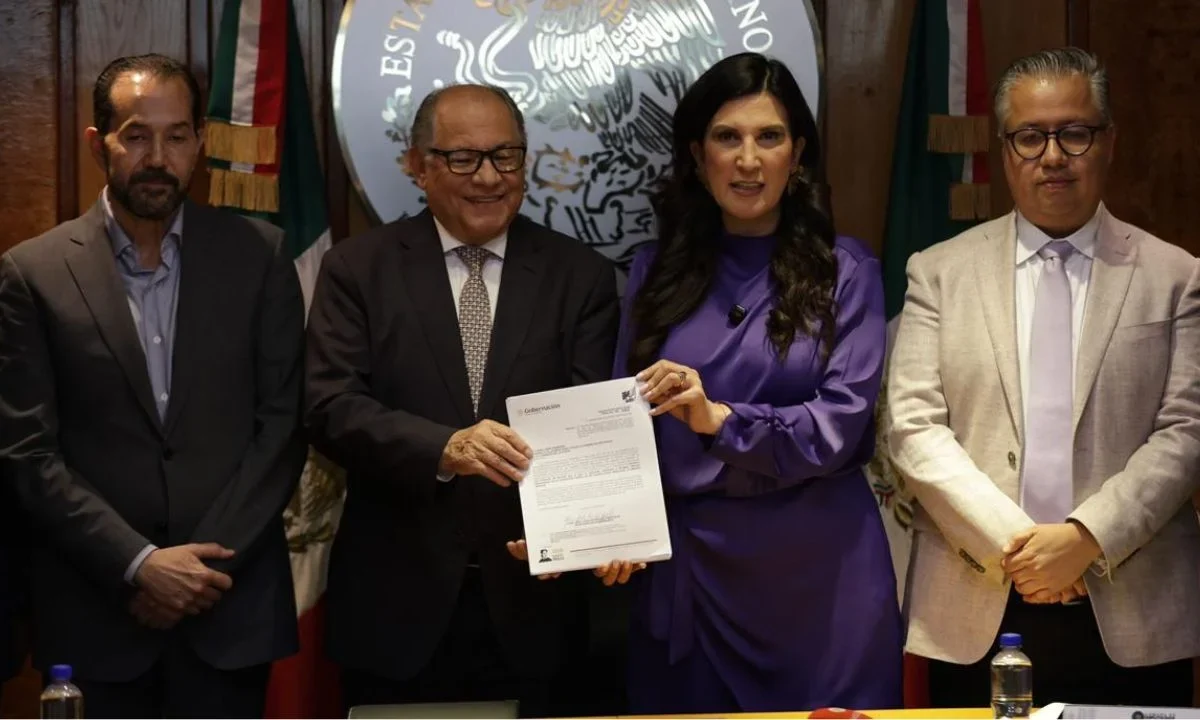Tal y como lo había anunciado, Claudia Sheinbaum envió el proyecto de reforma electoral, el cual fue recibido en el Congreso.
