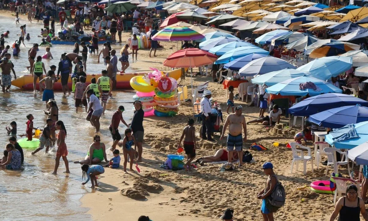 Durante el segundo puente del 2026 se desplazarán 1.78 millones de turistas en México, estimó la Secretaría de Turismo.