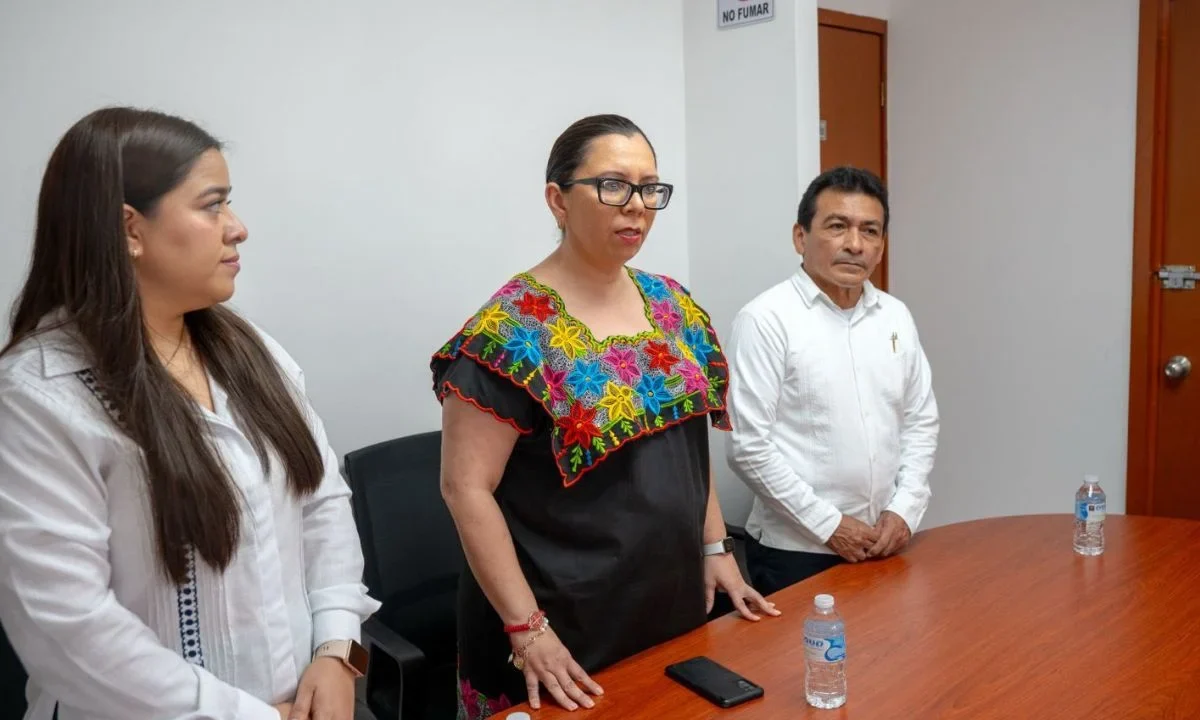 Campeche promueve el diálogo como vía pacífica y rápida en controversias administrativas con titulares de dependencias del Poder Ejecutivo y notarios.