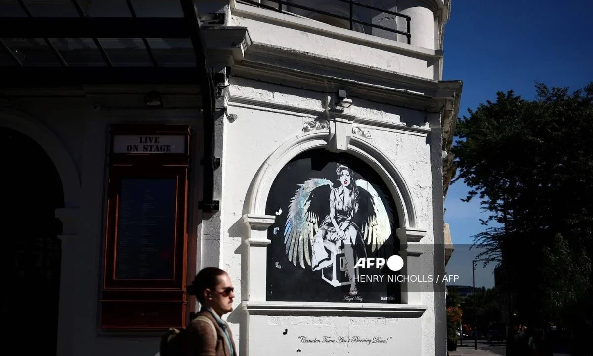 Justicia falla contra padre de Amy Winehouse