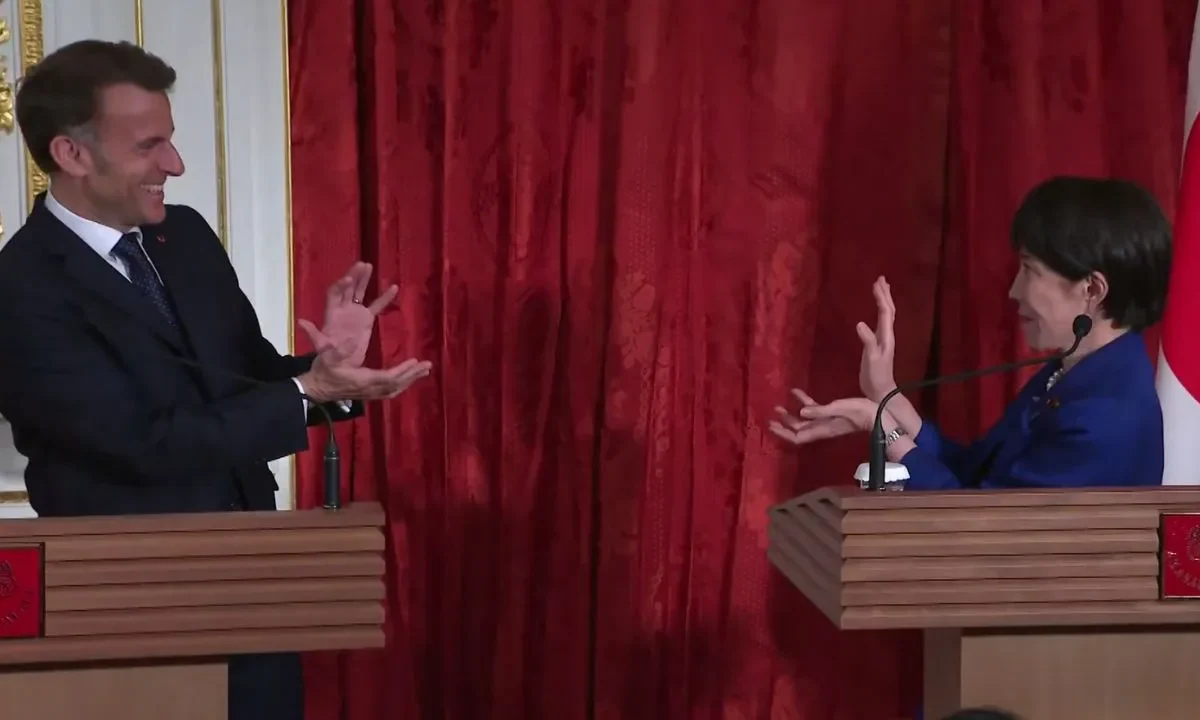 Macron 'Kame Hame Ha'