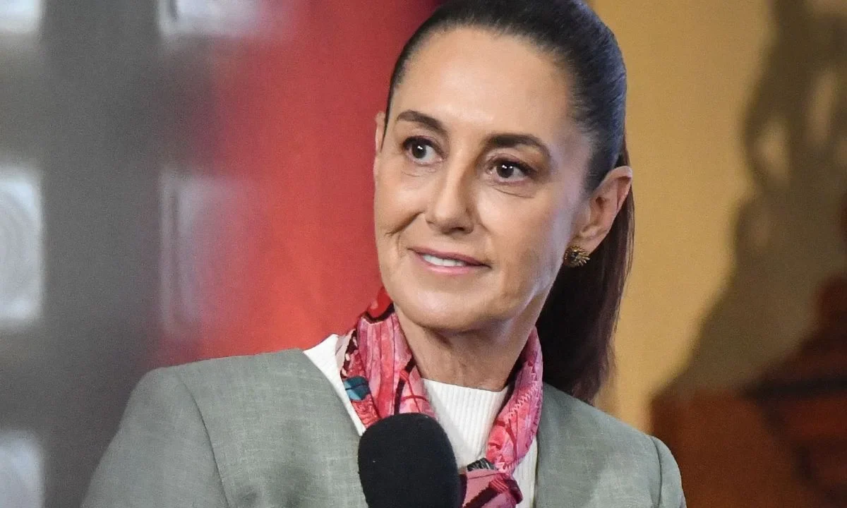 La presidenta Claudia Sheinbaum afirmó que los ahorros derivados del Plan B serán destinados a programas para el pueblo y obras en municipios del país.