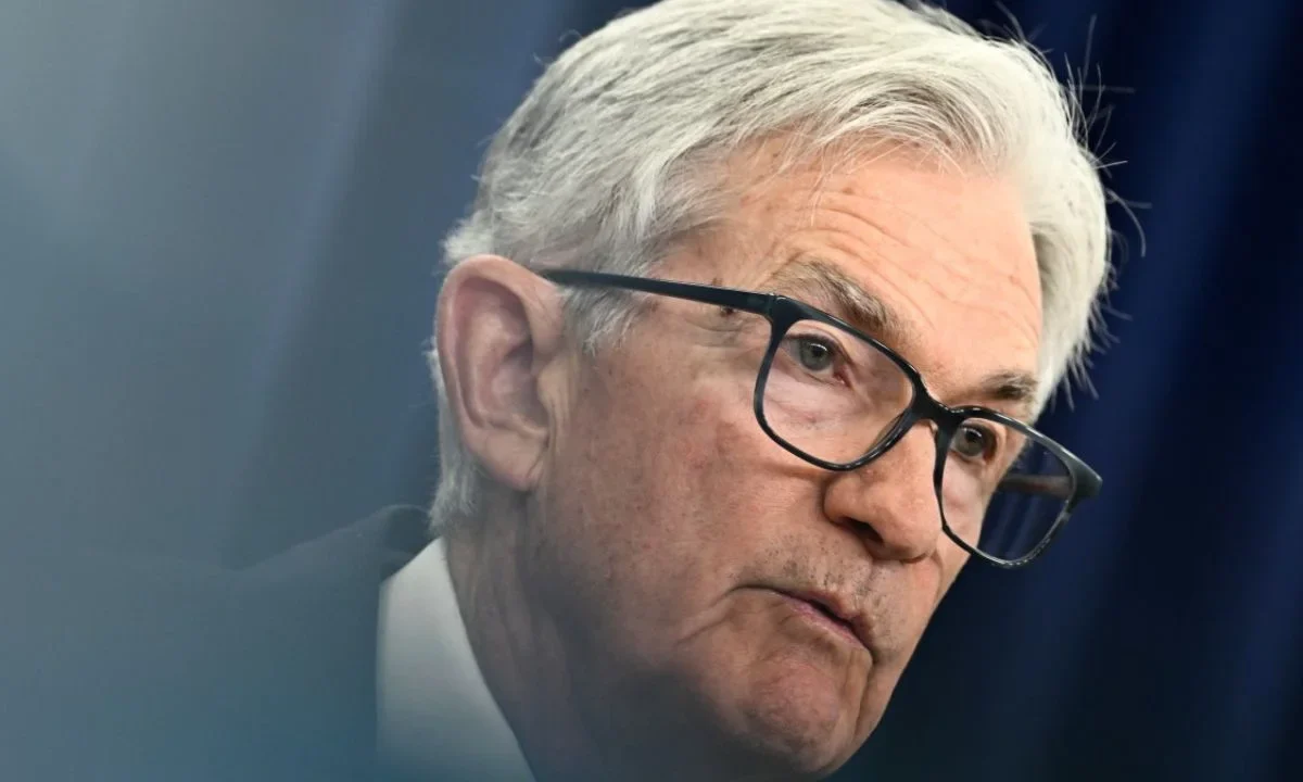 Jerome Powell anunció que permanecerá en la Reserva Federal estadounidense (Fed) como gobernador al término de su mandato como presidente.