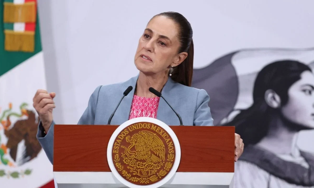 Sheinbaum aseguró que no hay teléfono rojo entre Palenque y Palacio Nacional, las decisiones las toma la Presidente y su gabinete.