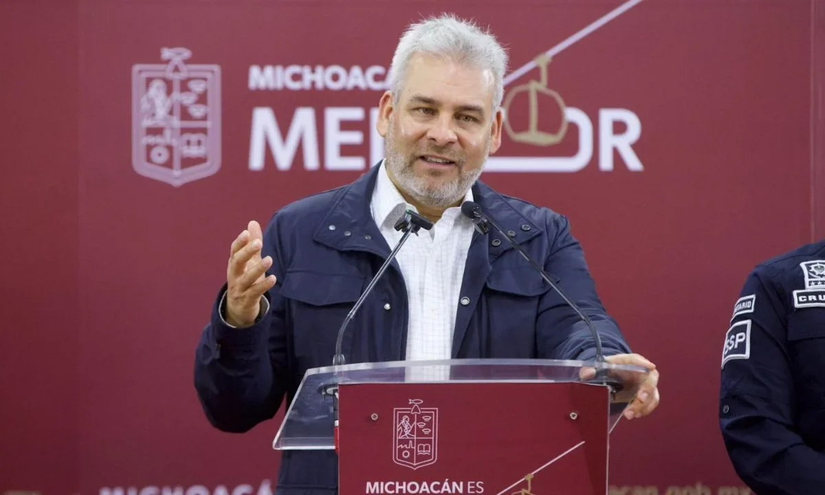 El exgobernador de Michoacán, Silvano Aureoles, se encuentra en el extranjero y recibió ayuda del crimen organizado para escapar: Bedolla.