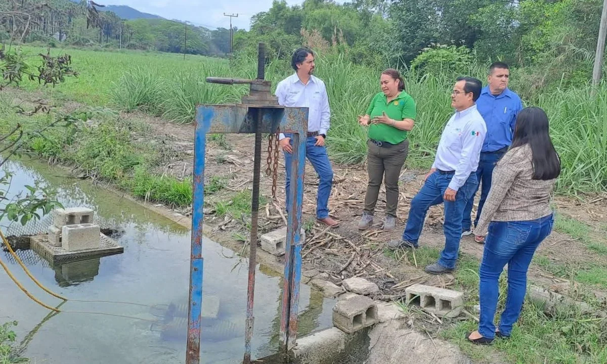 Comisión Estatal del Agua realizó un recorrido en El Naranjo para evaluar el funcionamiento del sistema y abasto de agua.