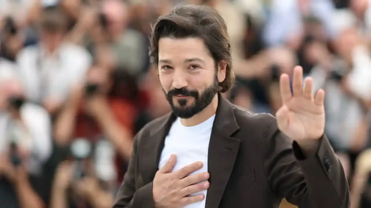 Diego Luna Ceniza en la boca