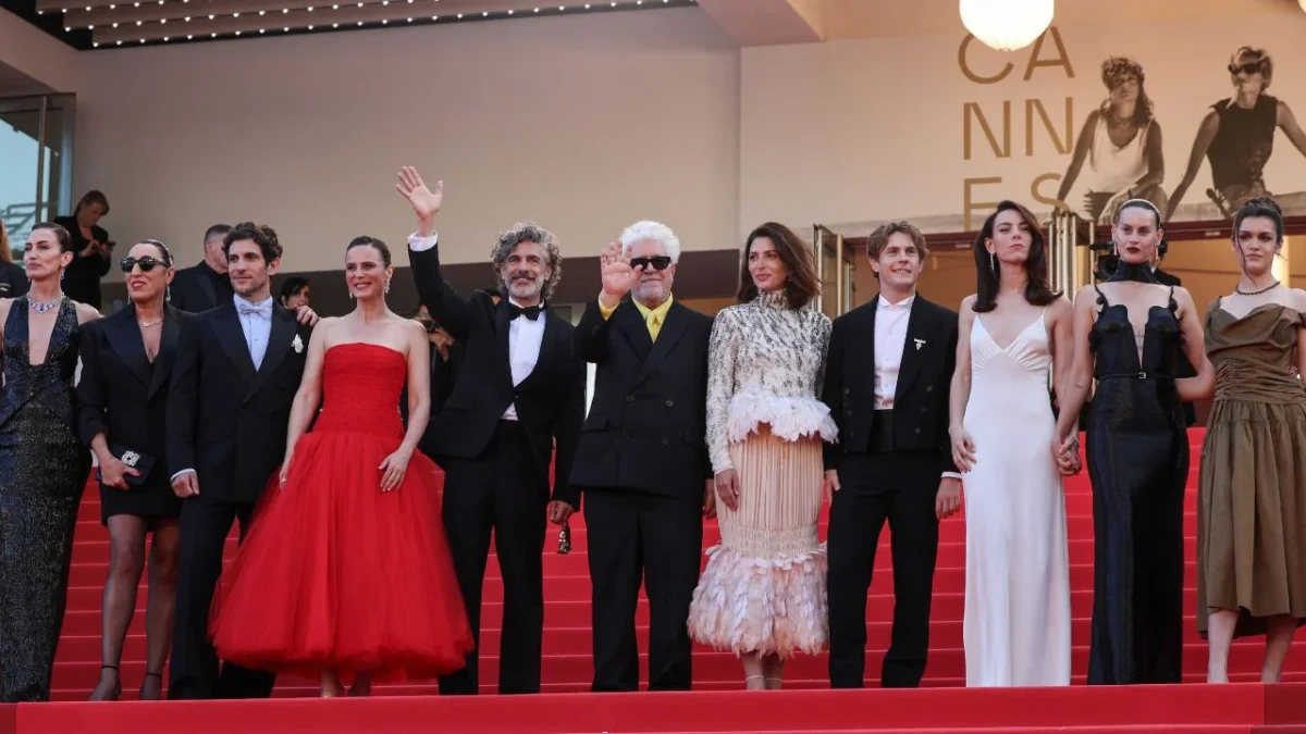 Pedro Almodóvar llega a Cannes con Amarga Navidad