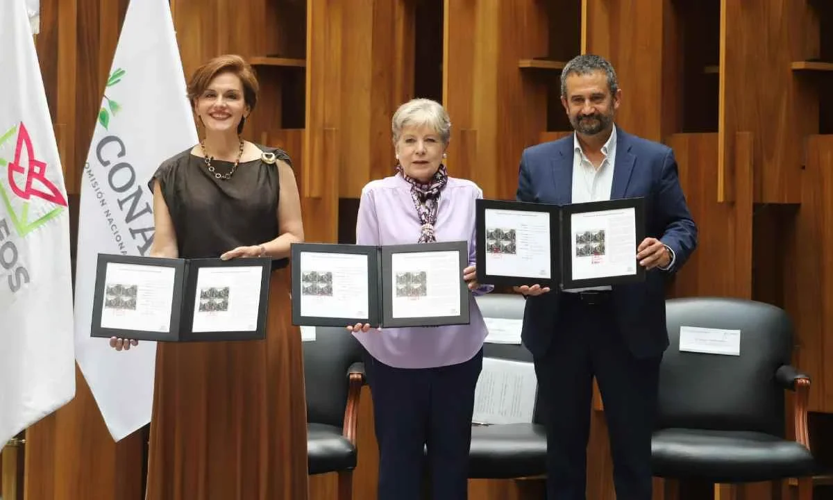 Conafor celebra 25 aniversario con emisión de sello postal.