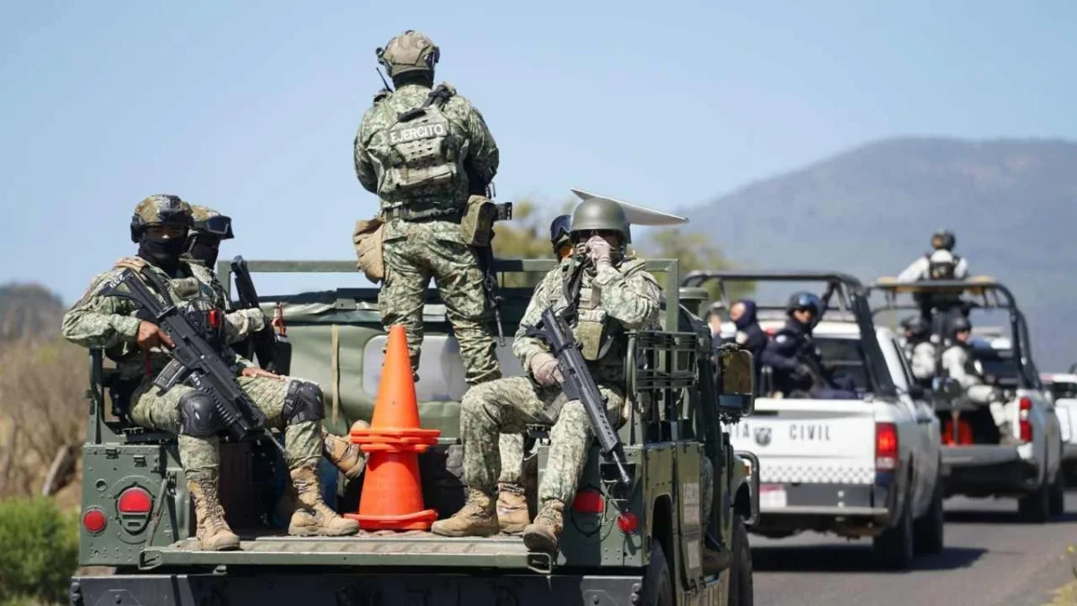 Gobierno de México toma control en Chilapa tras desplazamientos de personas por enfrentamientos de grupos del crimen organizado.