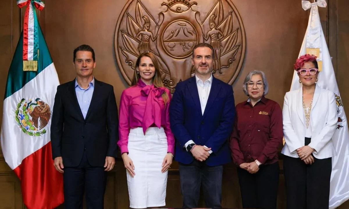 Monterrey firmó un convenio de colaboración con el INEA para promover que los regiomontanos concluyan su nivel básico de estudios.