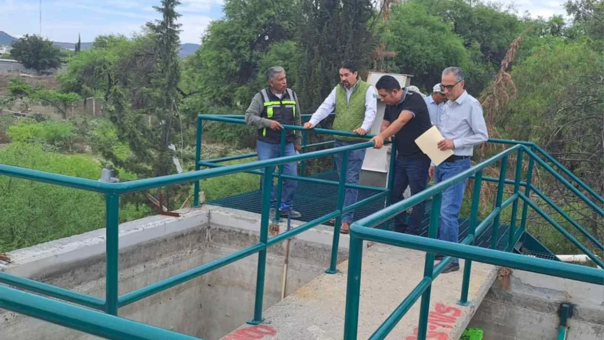 La Comisión Estatal del Agua de SLP supervisó el avance del saneamiento de la planta de tratamiento de aguas residuales en el municipio de Moctezuma.