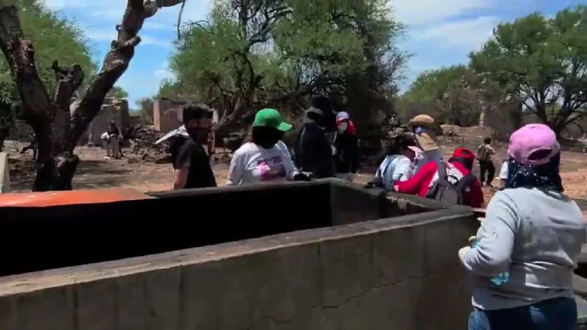 Colectivos de madres buscadoras informaron del hallazgo de un presunto crematorio clandestino en Lagos de Moreno, Jalisco.