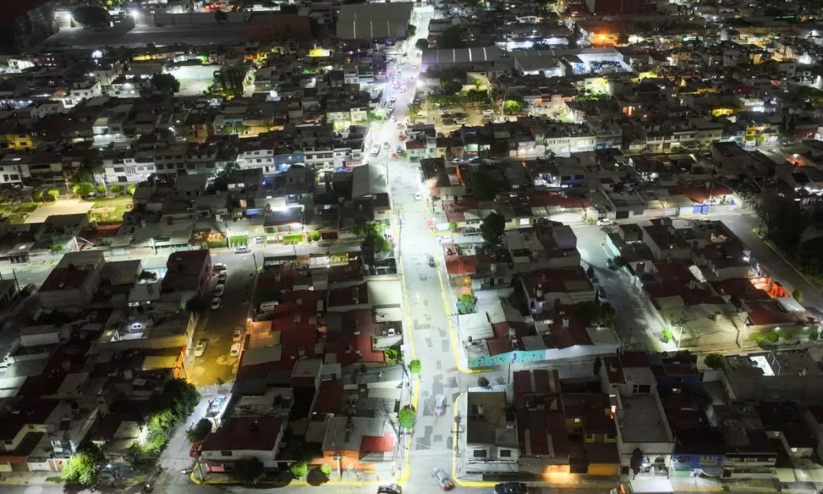 Azucena Cisneros Coss, alcaldesa de Ecatepec, inauguró un nuevo Sendero Seguro en la calle Prolongación Sección 5.