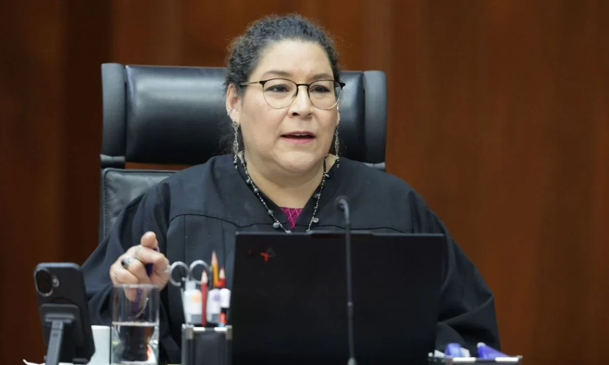 La ministra Lenia Batres se estrenó este lunes como presidenta provisional de la Suprema Corte de Justicia de la Nación (SCJN).