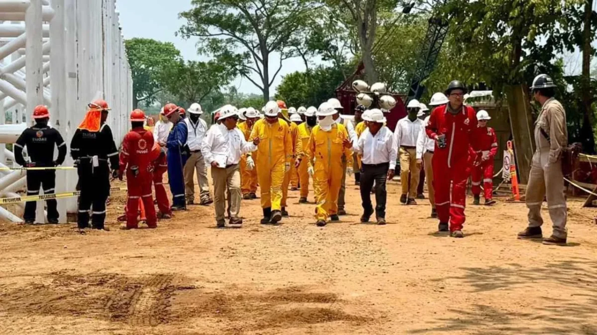Carlos Carpio Fragoso, director de Pemex, supervisó obras clave para el aprovechamiento de gas en Tabasco.