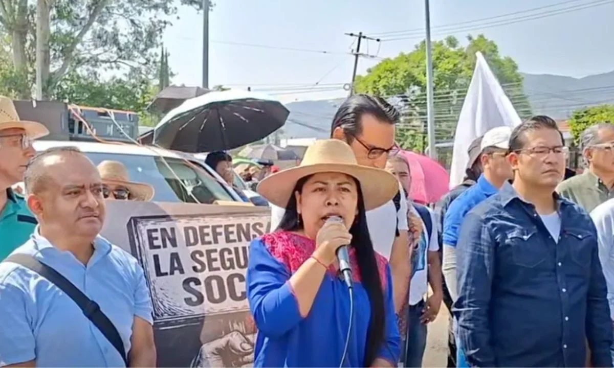 Los maestros de la sección 22 disidente del SNTE iniciaron este día 25 de mayo su paro indefinido de labores con un plantón en Oaxaca.
