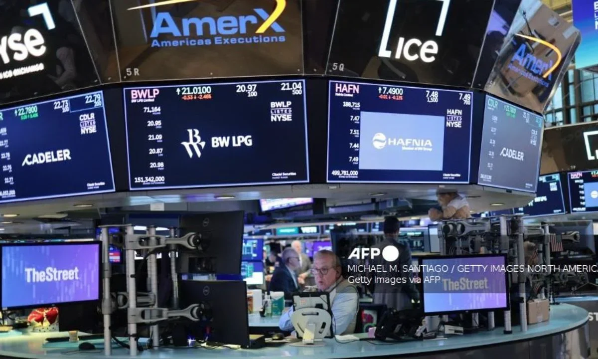 Acuerdo de paz lleva a verdes a Wall Street
