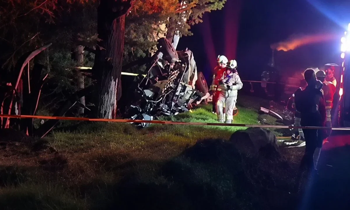 El accidente ocurrió la cabecera municipal de Nanacamilpa, en Tlaxcala; el saldo hasta el momento son 5 personas sin vida y 1 lesionado.