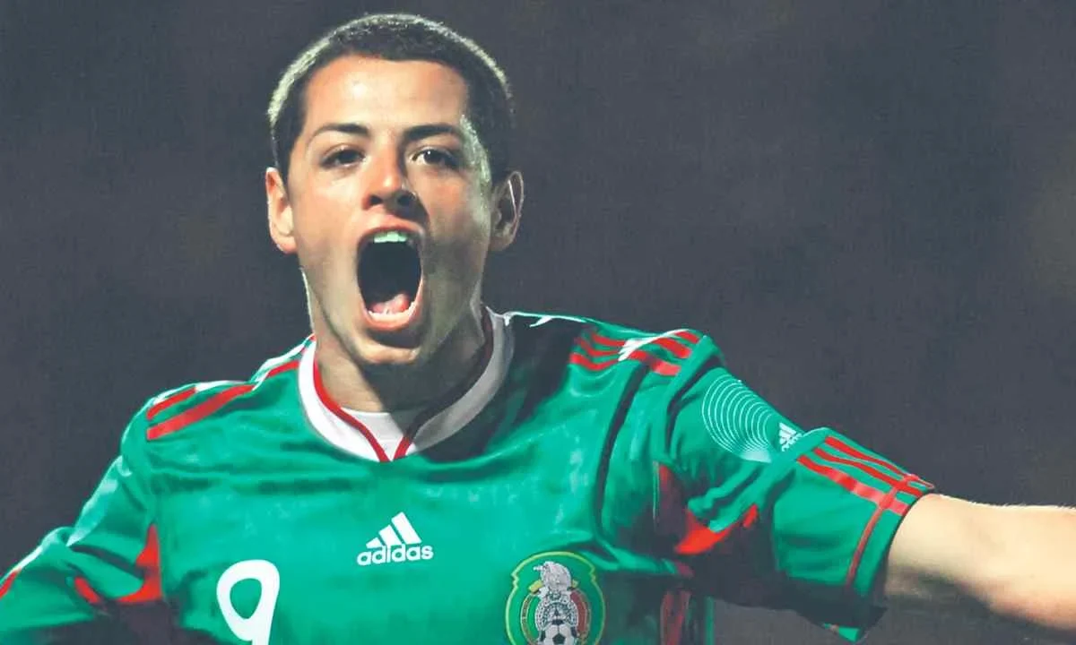 Aficionados buscan versiones anteriores de los jerseys de la Selección Mexicana.