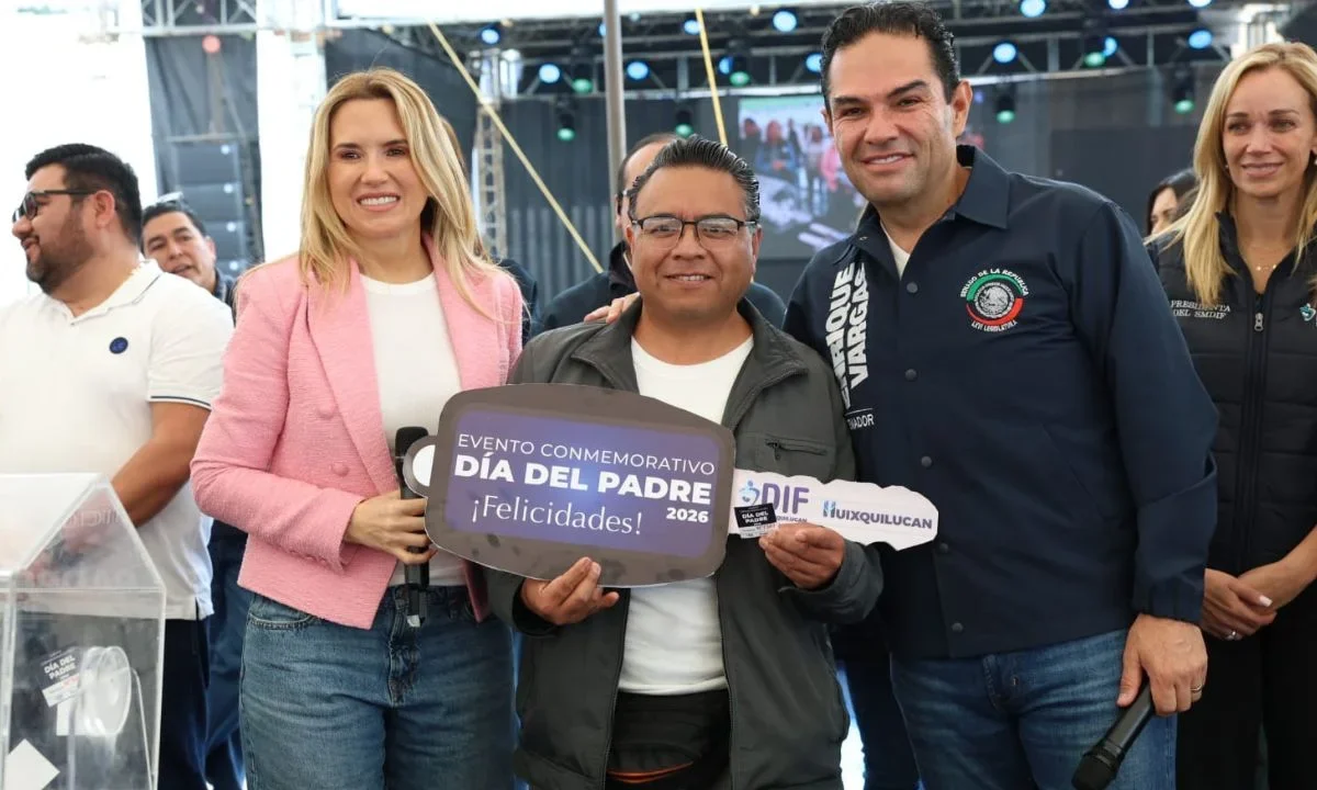 Ante más de 10 mil asistentes, la presidenta municipal de Huixquilucan, Romina Contreras, encabezó el festejo por el Día del Padre.