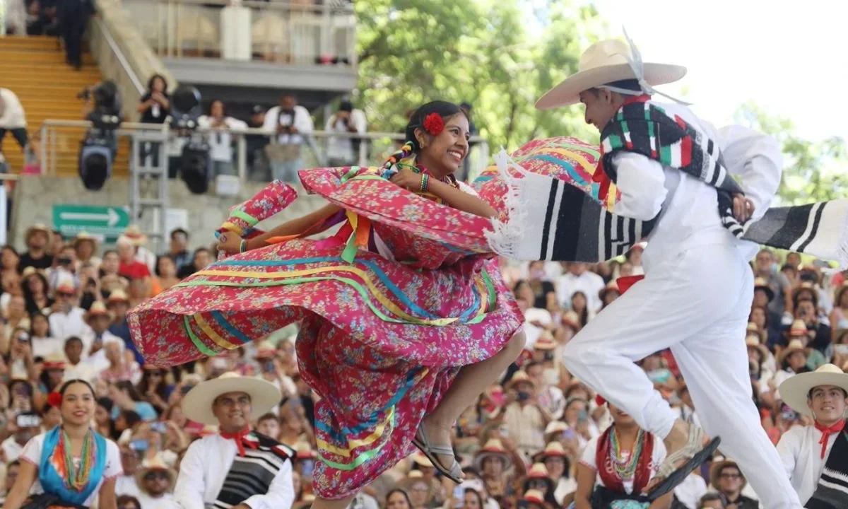 Primer Lunes del Cerro 2026 reúne a miles en Oaxaca